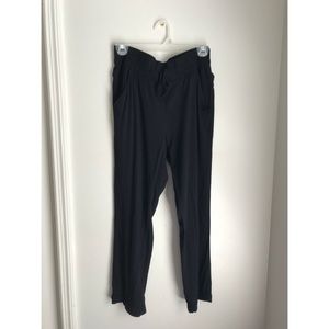 Aerie Black Cropped Pants